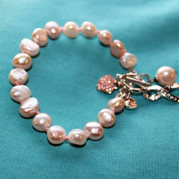 ๐๐Host Pick๐๐ Mother of Pearl, Love/Courage/Faith bracelet - Picture 2 of 3